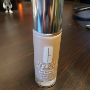 Clinique Beyond Perfecting Foundation + Concealer
